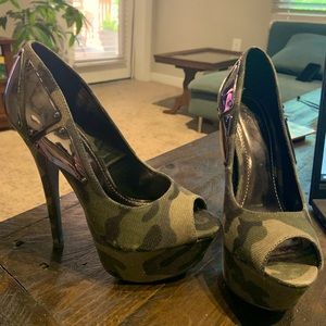 Scene Camouflage stilettos